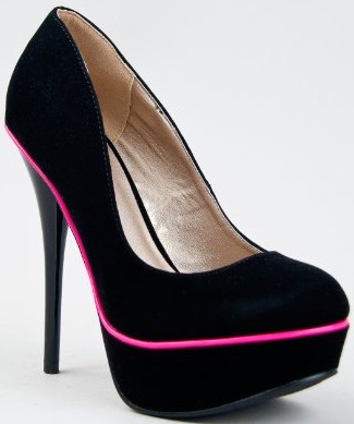 Black velvet shoe
